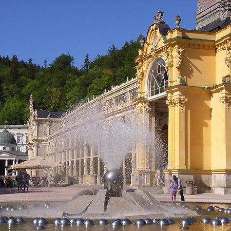 Hotel Maxim Marianske Lazne Exterior foto