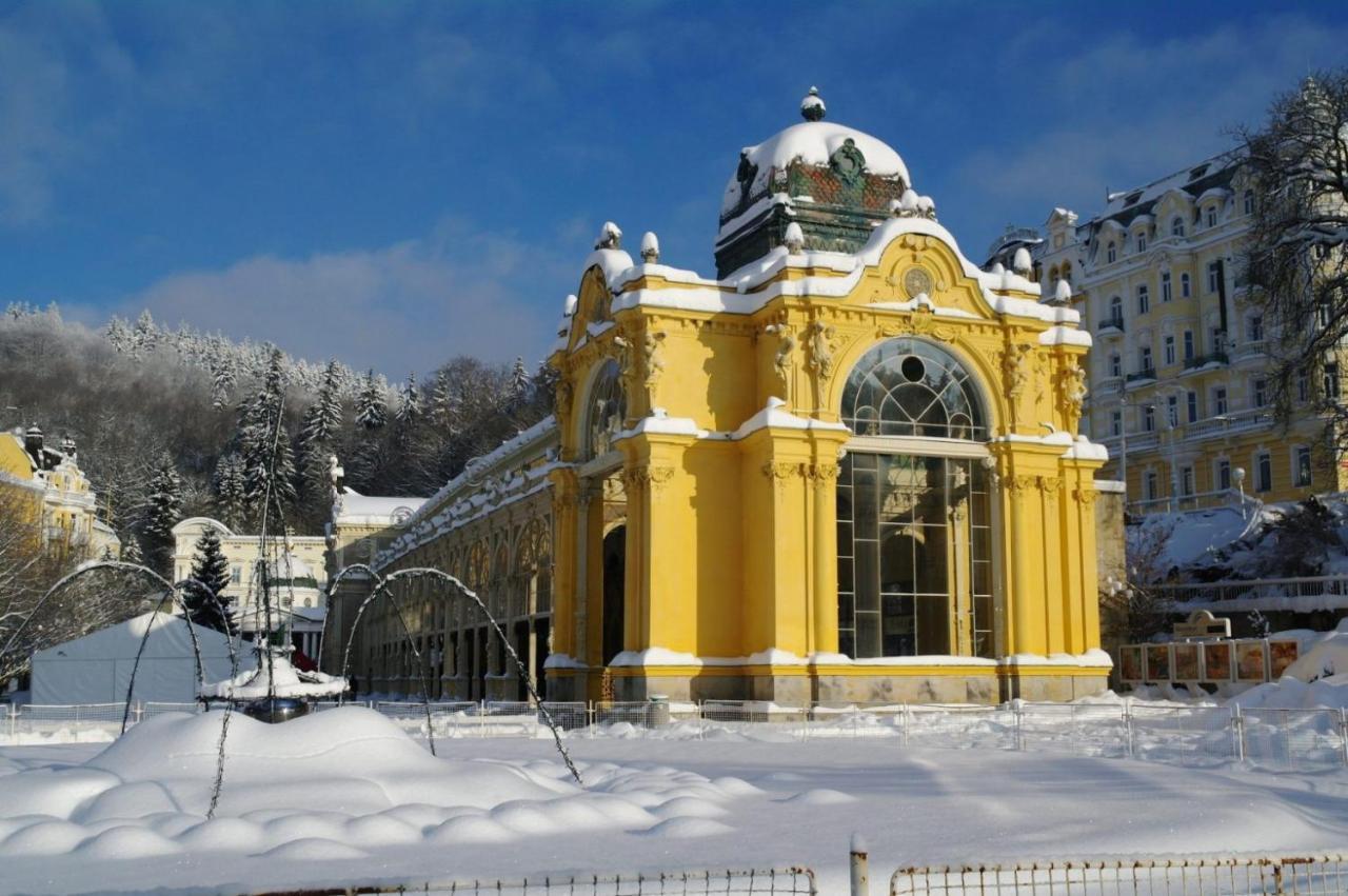 Hotel Maxim Marianske Lazne Exterior foto