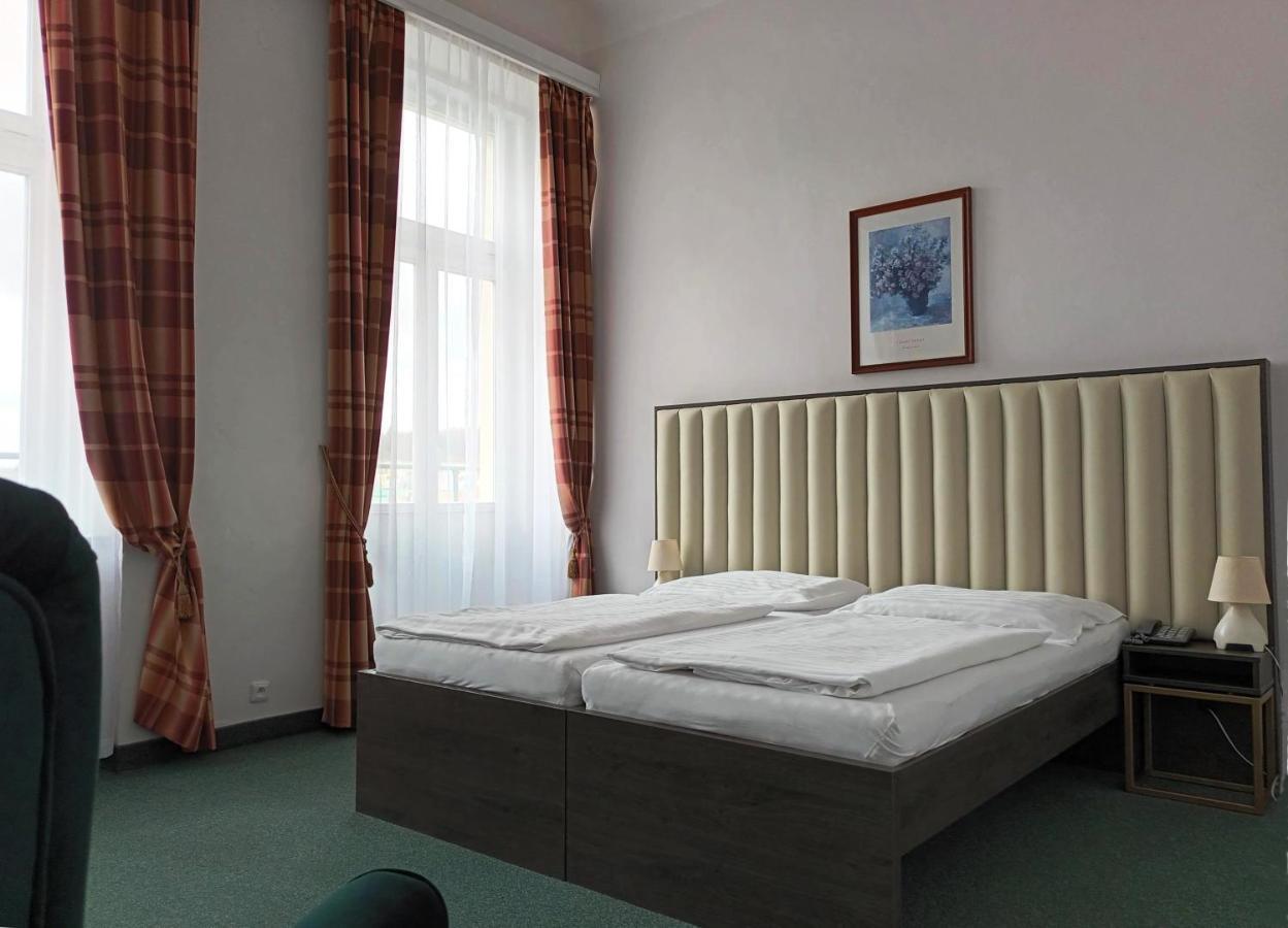 Hotel Maxim Marianske Lazne Exterior foto