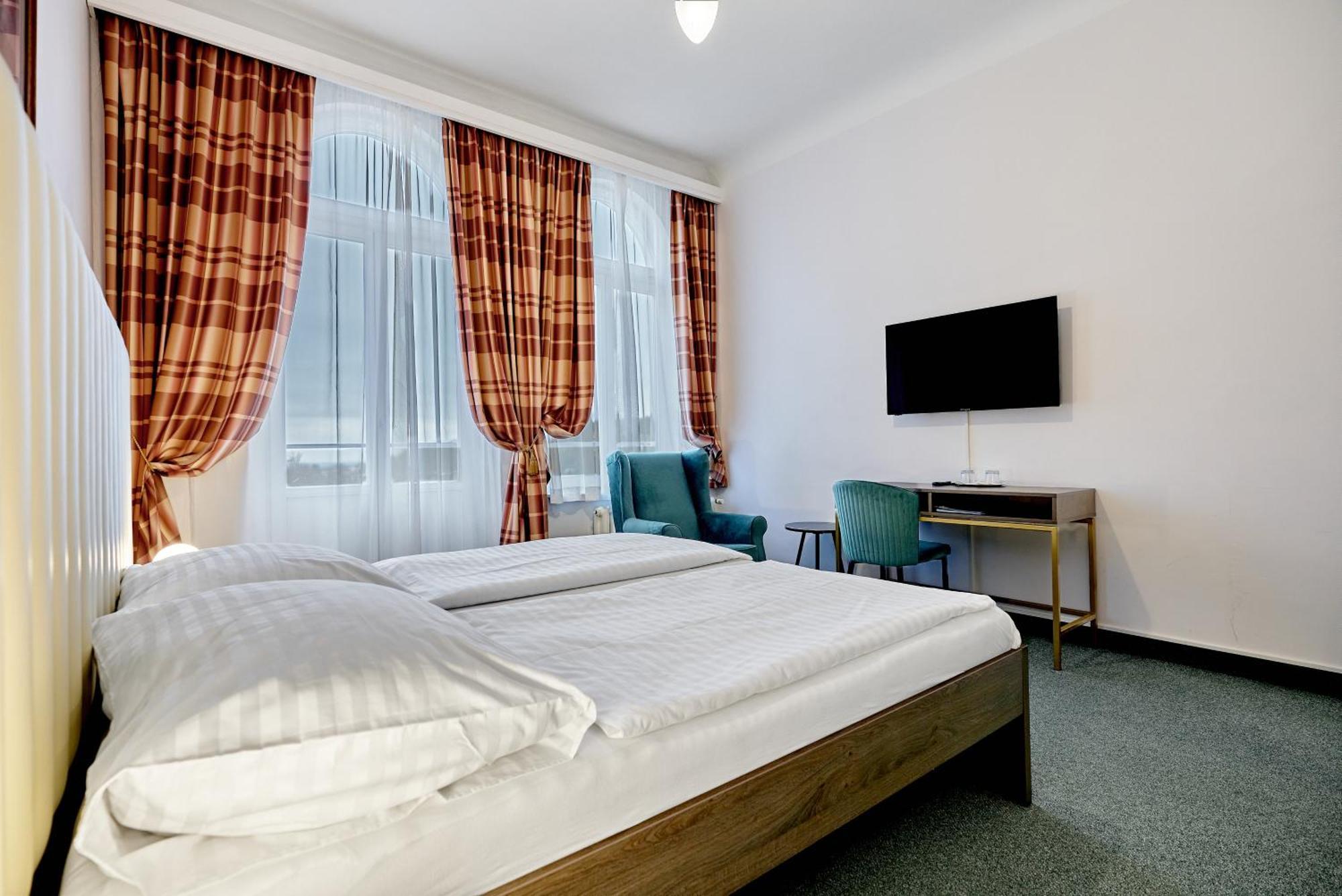 Hotel Maxim Marianske Lazne Exterior foto